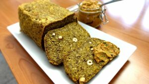 Glutenfreies Kurkuma Hanf Brot mit Firschkäsezubereitung